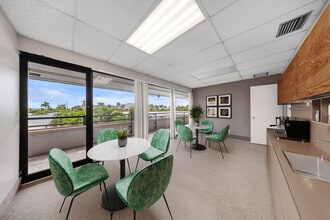 2005 W Cypress Creek Rd, Fort Lauderdale, FL à louer Photo intérieure- Image 2 de 2