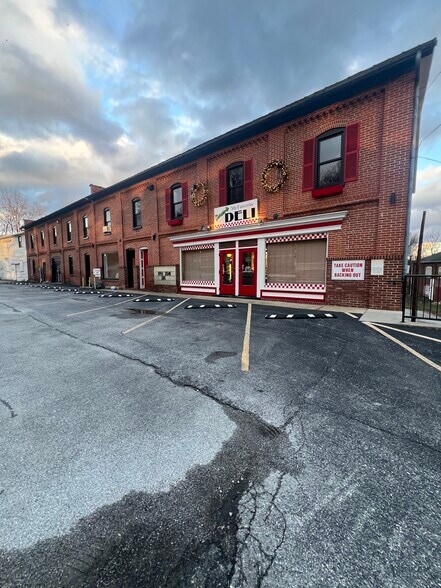 3397 North George St, York, PA à louer - Photo du bâtiment - Image 3 de 9