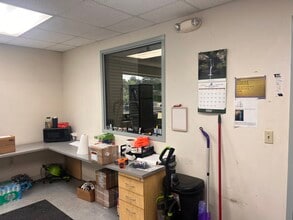 760 Mcpherson Park Dr, Howell, MI for lease Interior Photo- Image 2 of 5