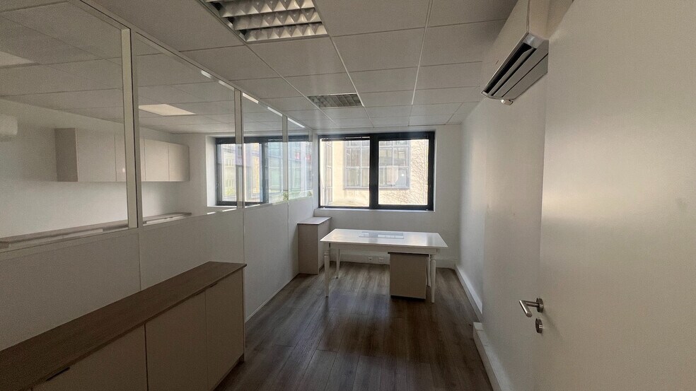 Office in Boulogne-Billancourt for lease - Interior Photo - Image 3 of 12