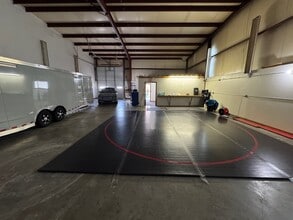 105 N Chestnut St, Belton, MO à louer Photo intérieure- Image 2 de 9