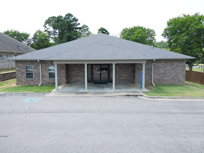 More details for 1111 Fayetteville Rd, Van Buren, AR - Office for Sale