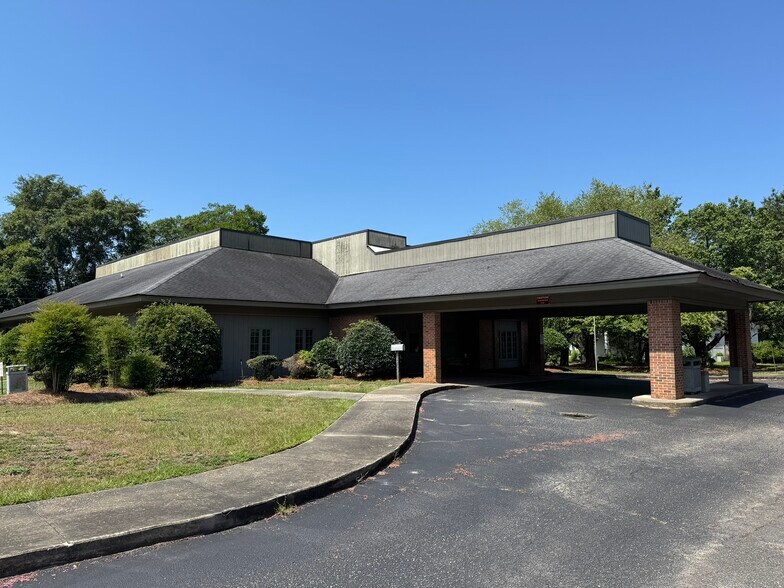 407 N Salem Ave, Sumter, SC à vendre - Photo du bâtiment - Image 2 de 30