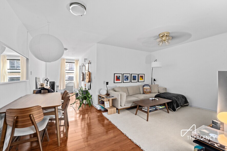 177 Java St, Brooklyn, NY à vendre - Photo du bâtiment - Image 3 de 20