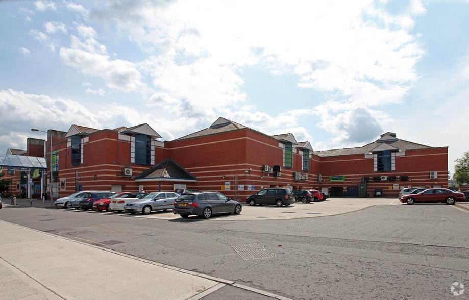 The Mead, Farnborough for lease - Building Photo - Image 3 of 9