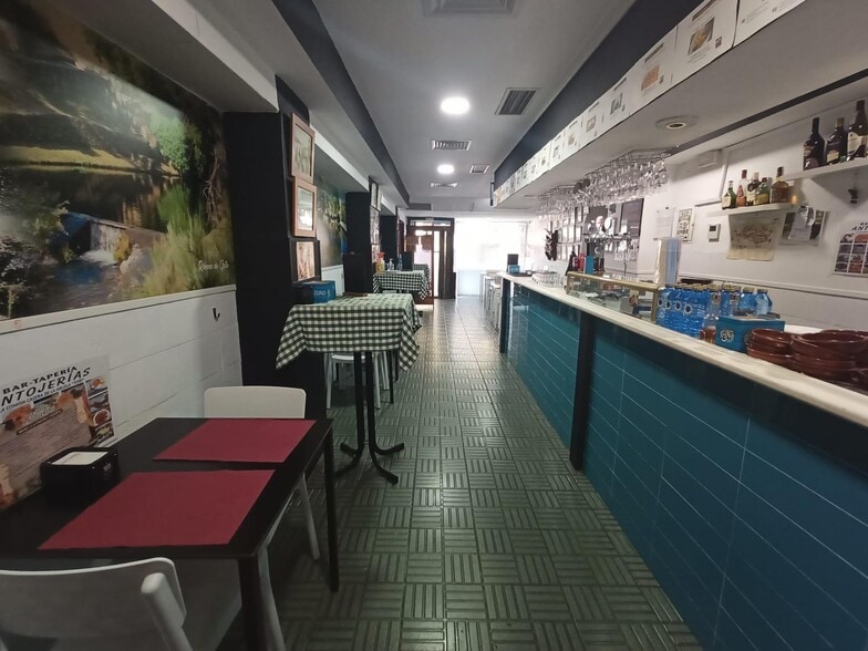Retail in Cáceres, Cáceres for sale - Building Photo - Image 2 of 19