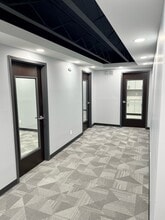 36400 Woodward Ave, Bloomfield Hills, MI for lease Interior Photo- Image 2 of 7