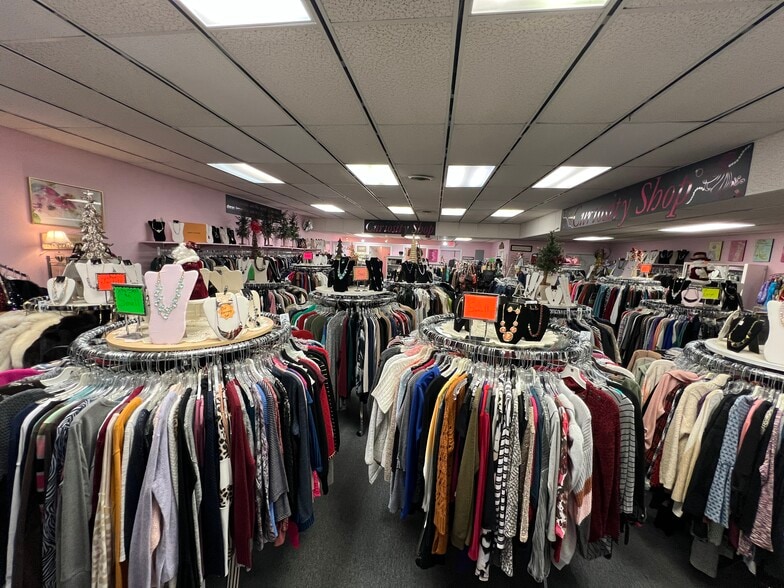 584 E Main St, Canfield, OH for sale - Building Photo - Image 3 of 18