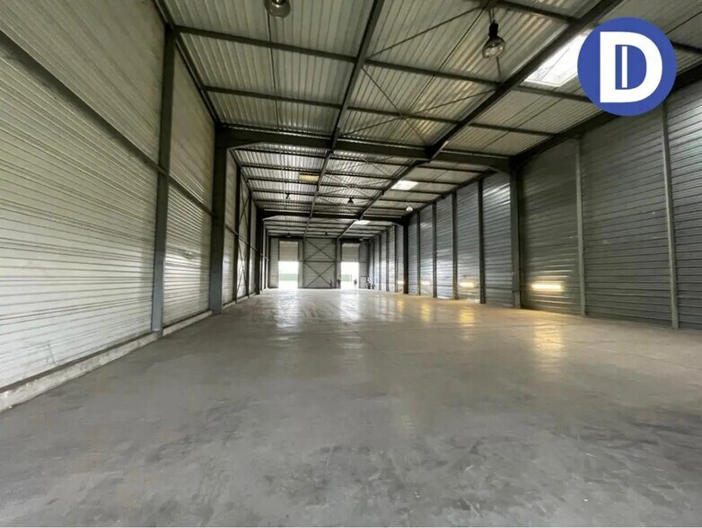 Flex dans Ennery à louer - Photo du bâtiment - Image 2 de 6