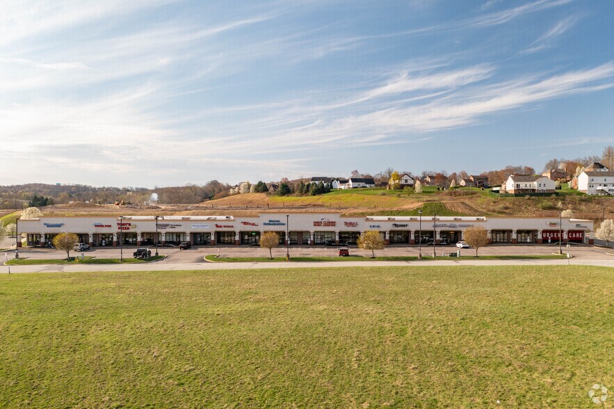 111-131 Mulone Dr, Sarver, PA à louer - Photo du bâtiment - Image 3 de 8