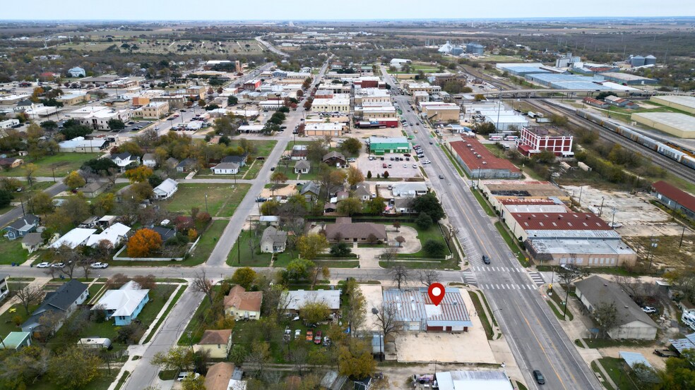 500 W 2nd St, Taylor, TX à vendre - Aérien - Image 3 de 32