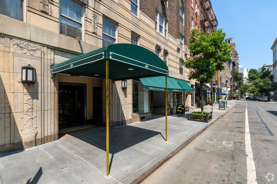 45 Christopher St, New York, NY à louer - Photo du bâtiment - Image 3 de 3