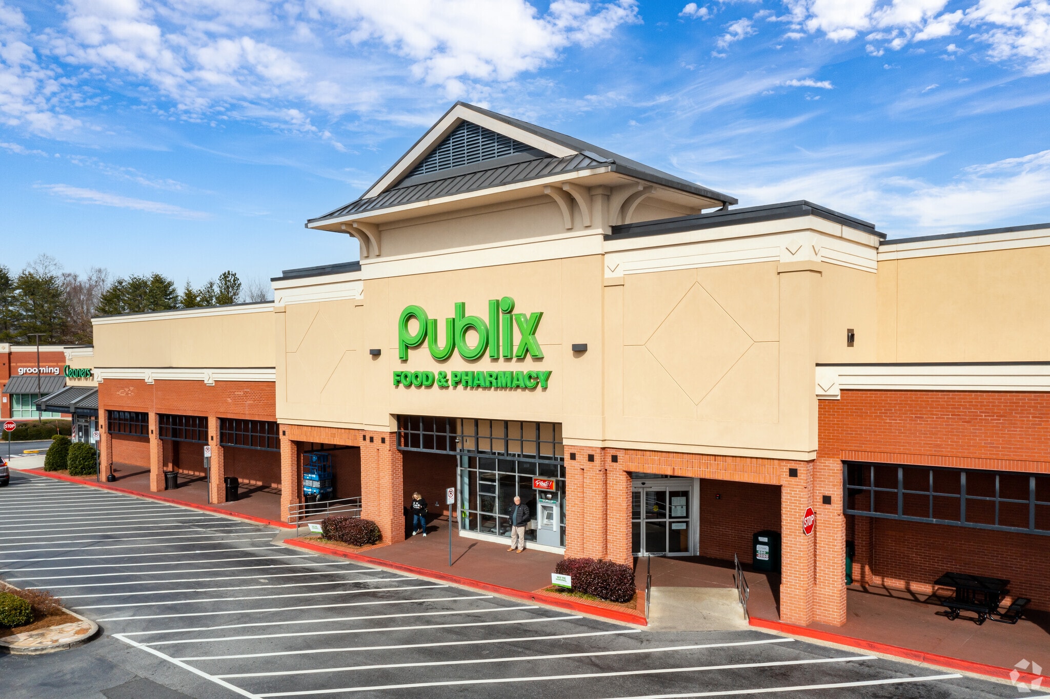 1100 Johnson Ferry Rd, Marietta, GA for lease Primary Photo- Image 1 of 9