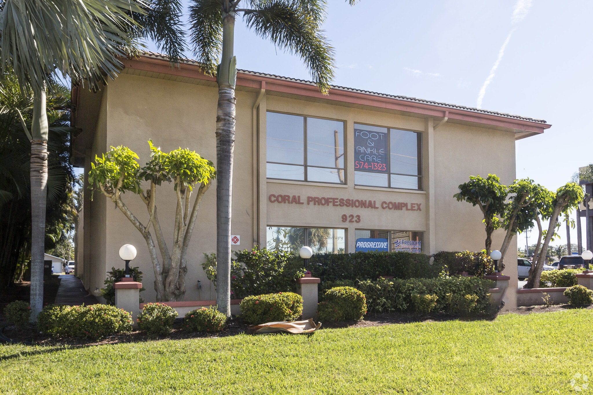 923 Del Prado Blvd S, Cape Coral, FL for lease Primary Photo- Image 1 of 24
