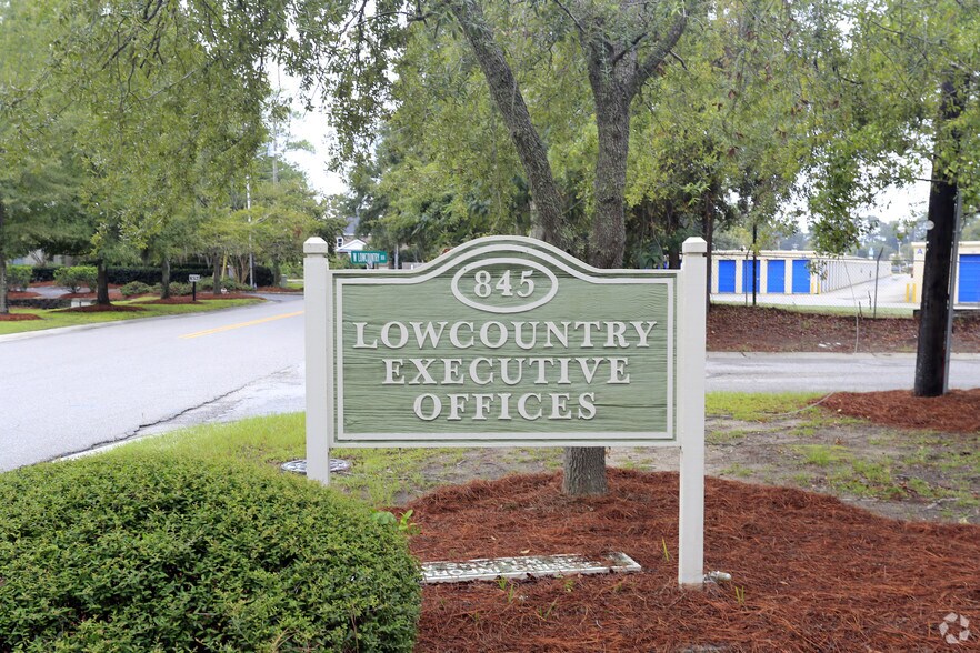 845 Lowcountry Blvd, Mount Pleasant, SC à louer - Photo du bâtiment - Image 3 de 12