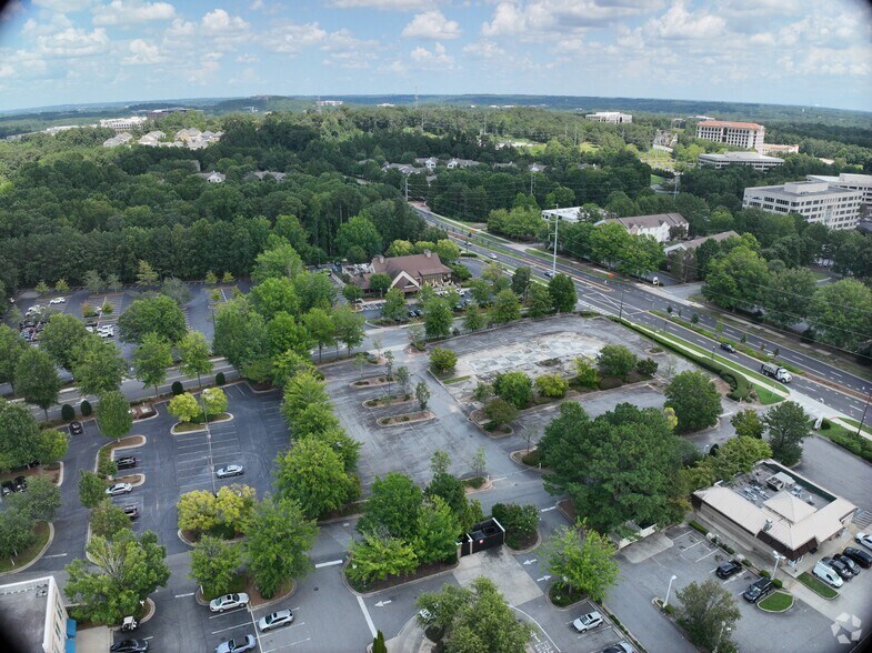 11556 Rainwater Dr, Alpharetta, GA for sale - Matterport Community - Image 2 of 23
