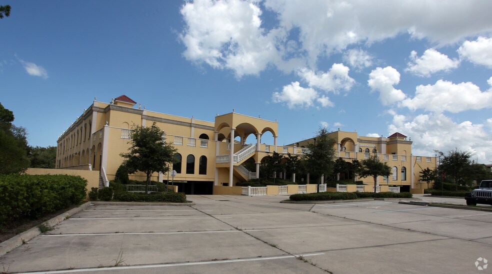 515 Palm Coast Pky, Palm Coast, FL à louer - Photo du bâtiment - Image 3 de 4