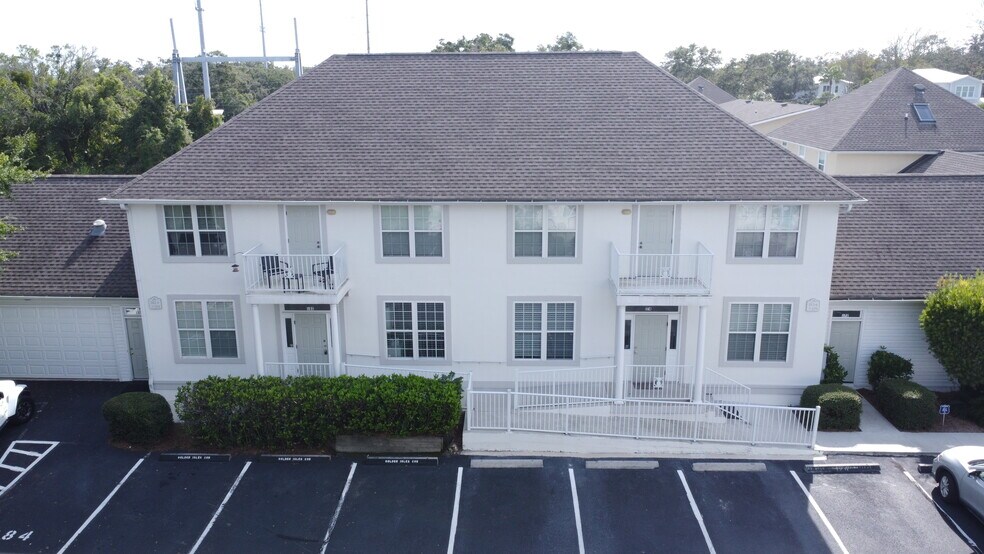172-184 Follins Ln, Saint Simons Island, GA à louer - Photo du bâtiment - Image 1 de 32
