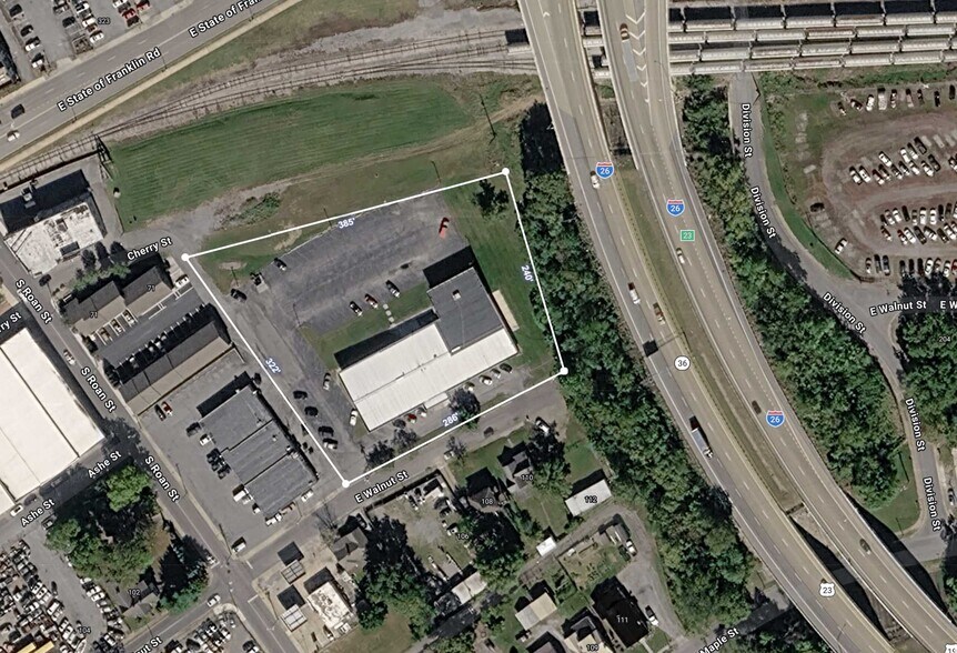 105 E Walnut St, Johnson City, TN à louer - Photo du bâtiment - Image 2 de 2