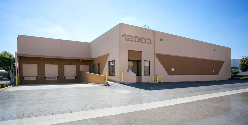 11937-11939 Woodruff Ave, Downey, CA for lease - Primary Photo - Image 1 of 8