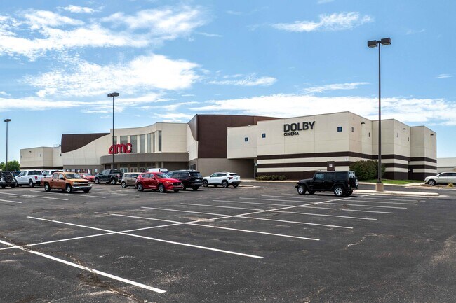 Plus de détails pour 3151 N Penstemon Cir, Wichita, KS - Commerce de détail à vendre