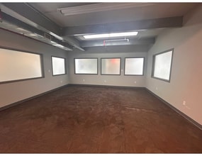 33-20 55th St, Woodside, NY for lease Interior Photo- Image 2 of 2