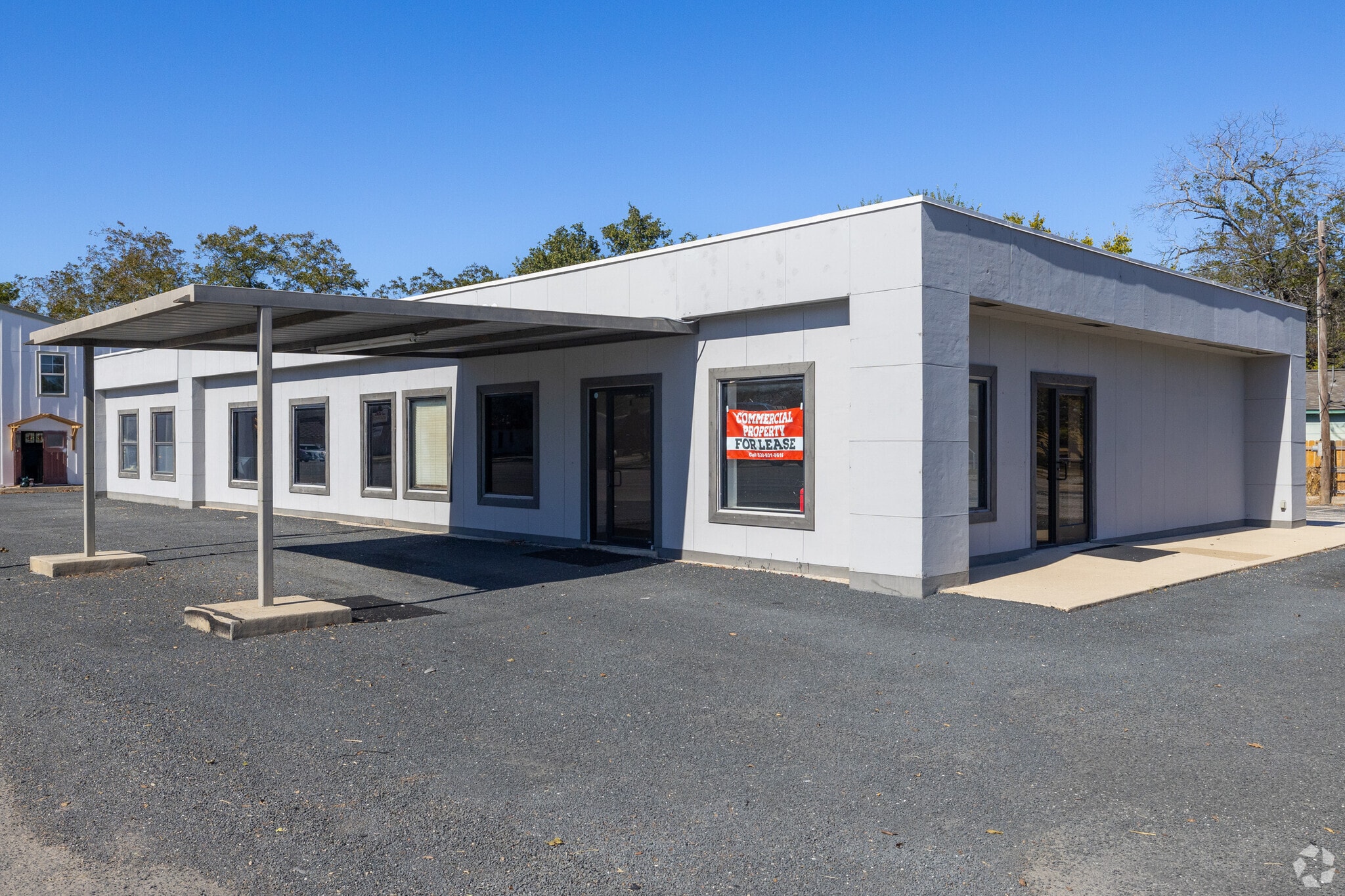 505 W Hwy 90, Castroville, TX for lease Primary Photo- Image 1 of 2