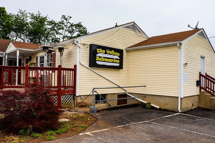 3313 Old Forest Rd, Lynchburg, VA à vendre - Photo du bâtiment - Image 3 de 17