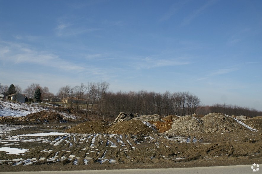 McGuffey Dr, East Liverpool, OH for sale - Primary Photo - Image 1 of 6