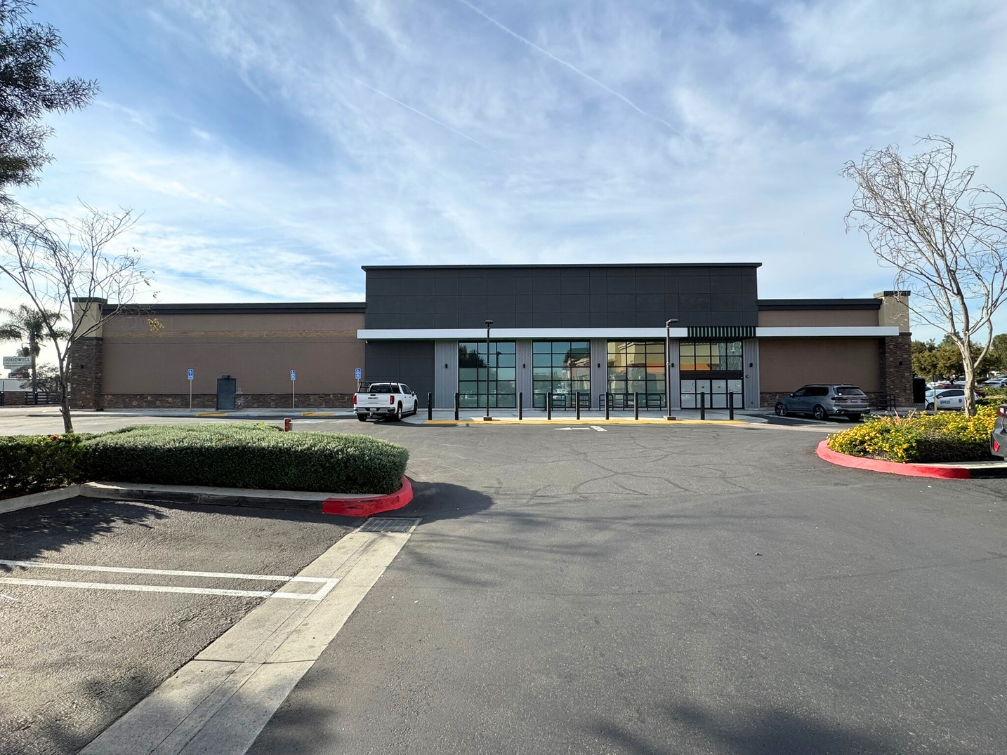 15225 Whittier Blvd, Whittier, CA for lease Building Photo- Image 1 of 1