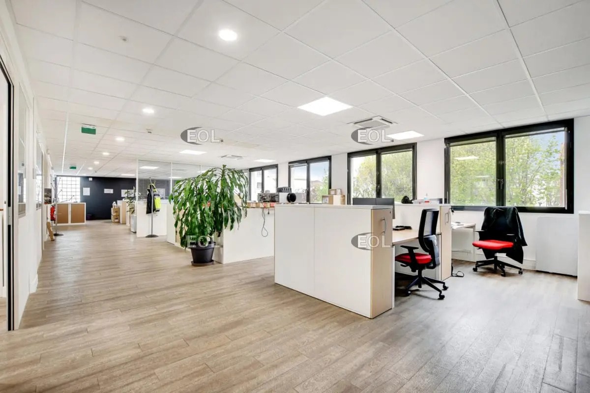 Office in Gentilly for sale Building Photo- Image 1 of 14