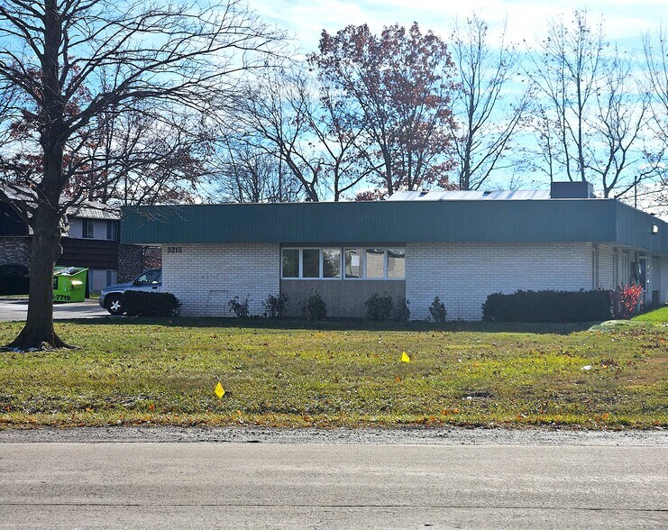 3215 Christy Way S, Saginaw, MI à vendre - Photo du bâtiment - Image 2 de 10