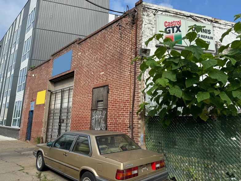 825-29 Aramingo ave, Philadelphia, PA for sale - Building Photo - Image 2 of 19