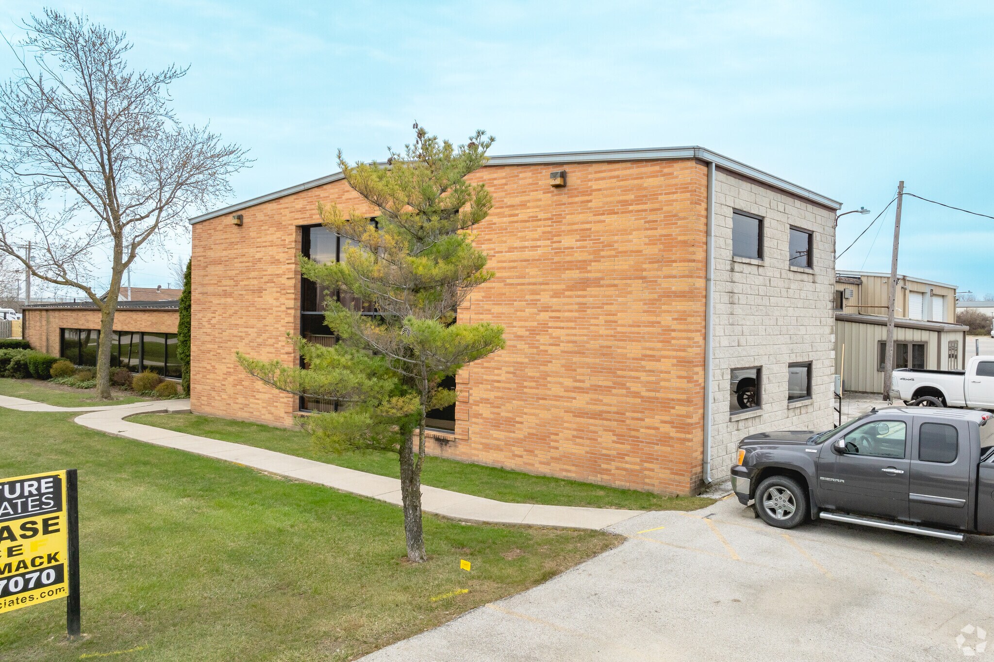 26699 Eckel Rd, Perrysburg, OH à louer Photo du bâtiment- Image 1 de 3