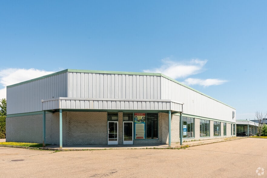4780 Rue Saint-Félix, Saint-Augustin-de-Desmaures, QC à louer - Photo du bâtiment - Image 2 de 3