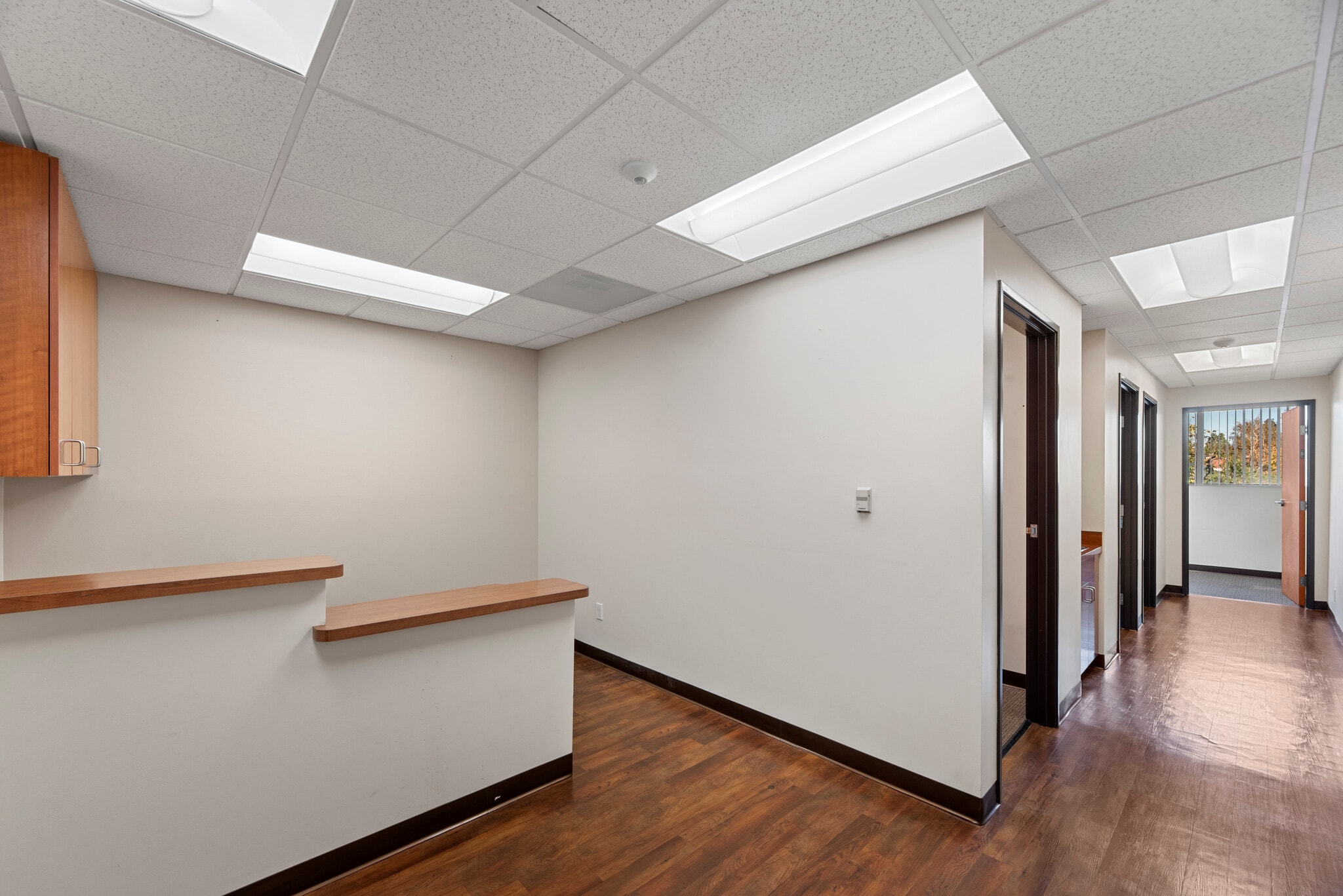 223 E Thousand Oaks Blvd, Thousand Oaks, CA for lease Interior Photo- Image 1 of 2