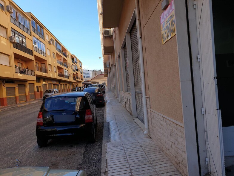 Retail in Sax for sale - Building Photo - Image 2 of 20