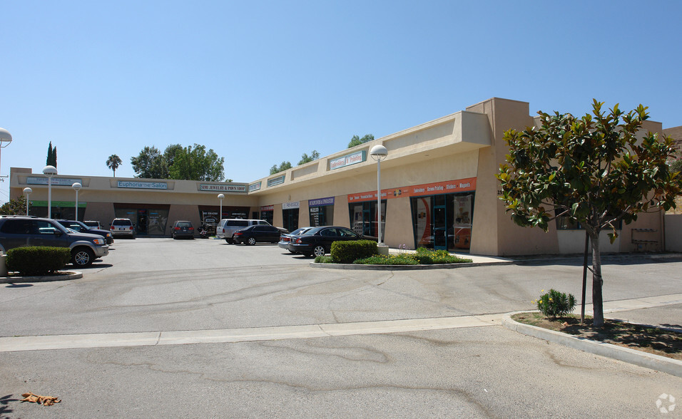 2513 Tapo St, Simi Valley, CA for lease - Building Photo - Image 2 of 25