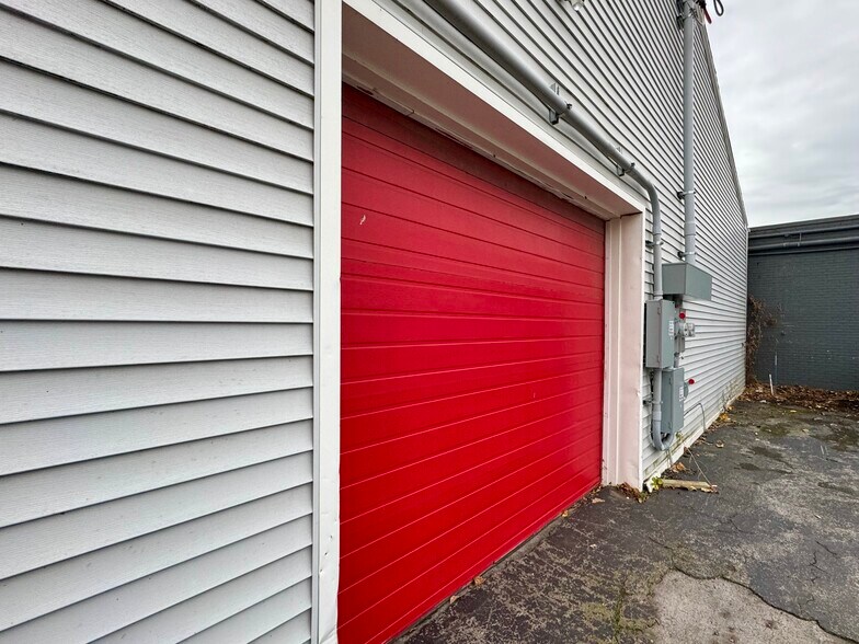 2085 Clinton St, West Seneca, NY à vendre - Photo du bâtiment - Image 3 de 19