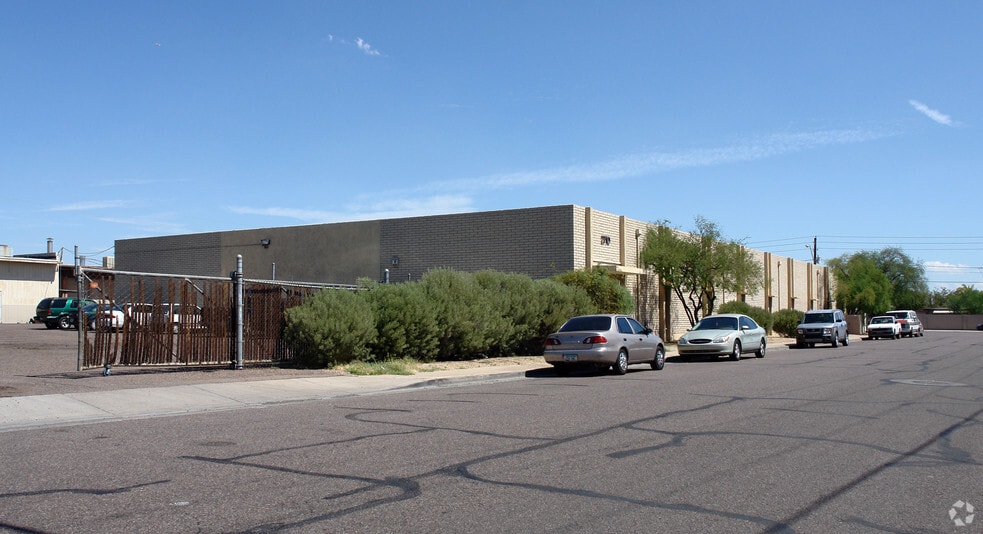 2710 W Cheery Lynn Rd, Phoenix, AZ for lease - Primary Photo - Image 1 of 5