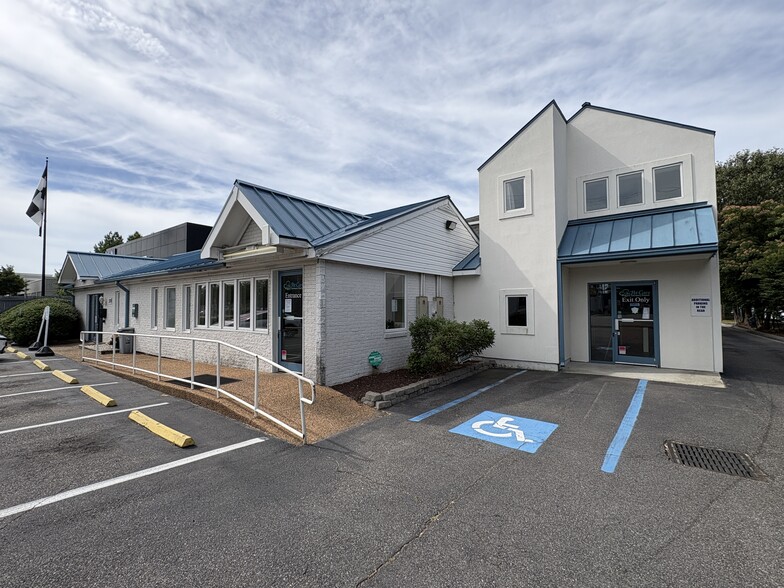 5201 Virginia Beach Blvd, Virginia Beach, VA for lease - Building Photo - Image 1 of 4