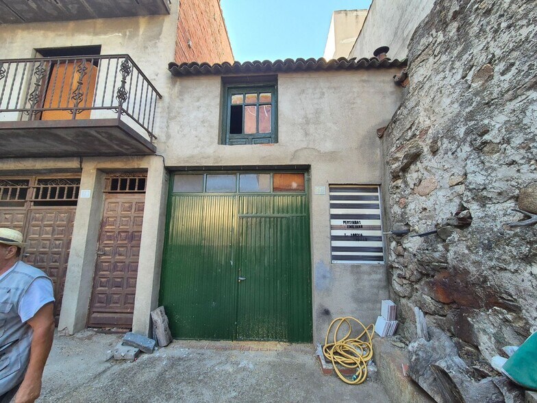 Industrial in Navaluenga, Ávila for sale - Primary Photo - Image 1 of 8