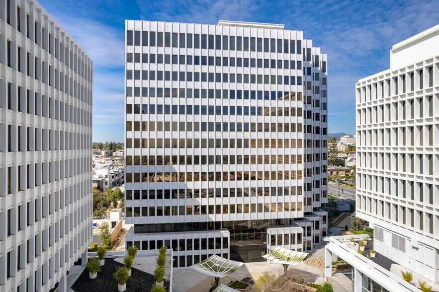 225 S Lake Ave, Pasadena, CA à louer - Photo du bâtiment - Image 2 de 43
