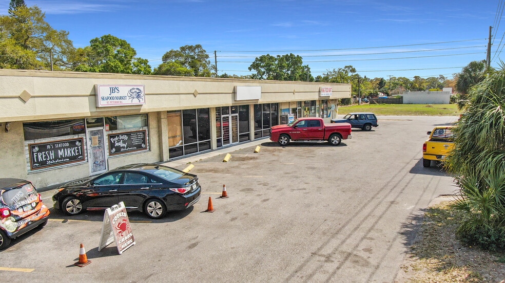 1952 49th St S, Saint Petersburg, FL for sale - Building Photo - Image 3 of 25