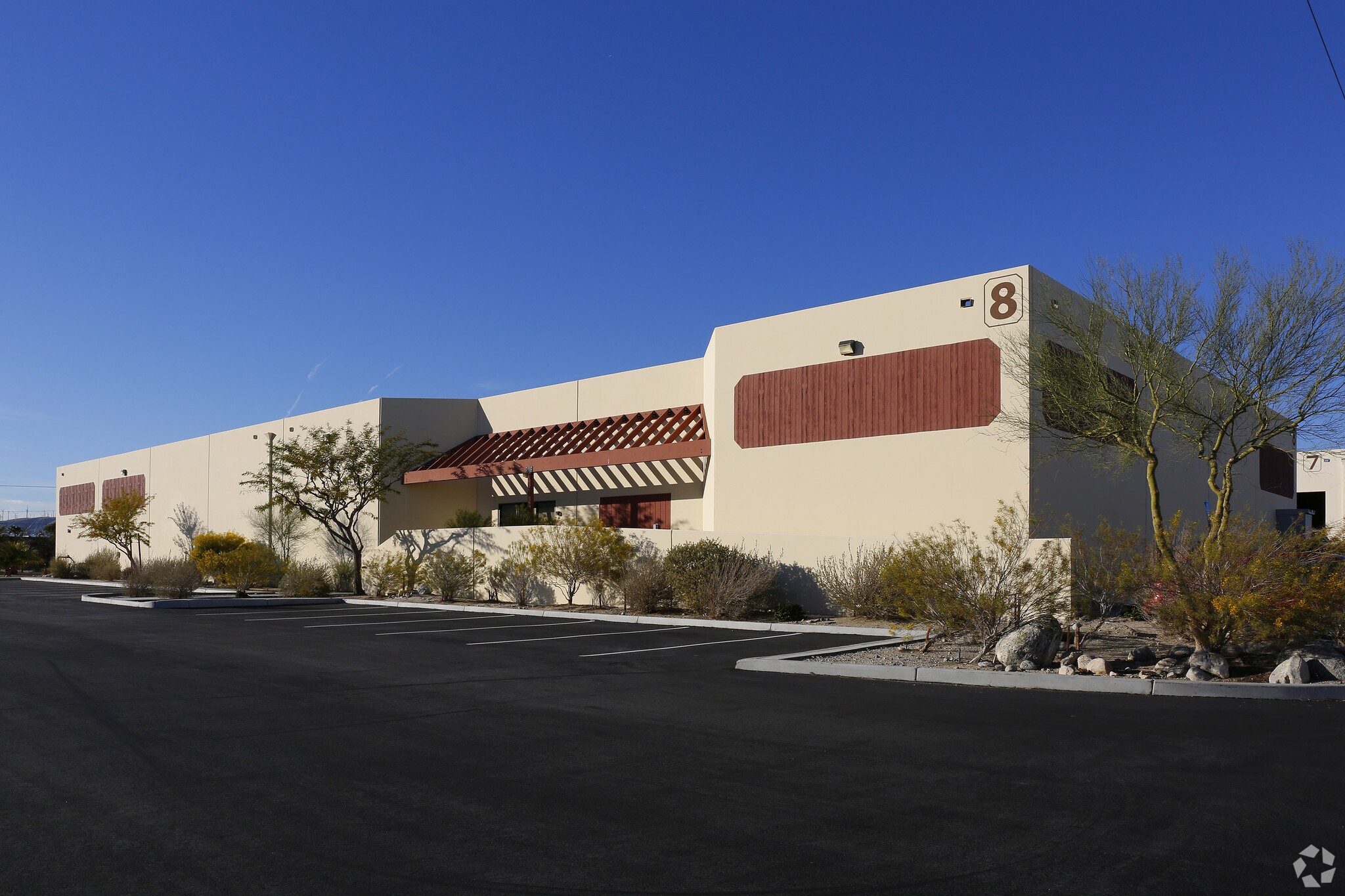 19020 N Indian Canyon Dr, North Palm Springs, CA à louer Photo du bâtiment- Image 1 de 14