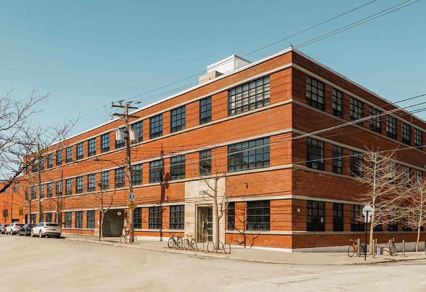 5555 Av Casgrain, Montréal, QC for lease Primary Photo- Image 1 of 9