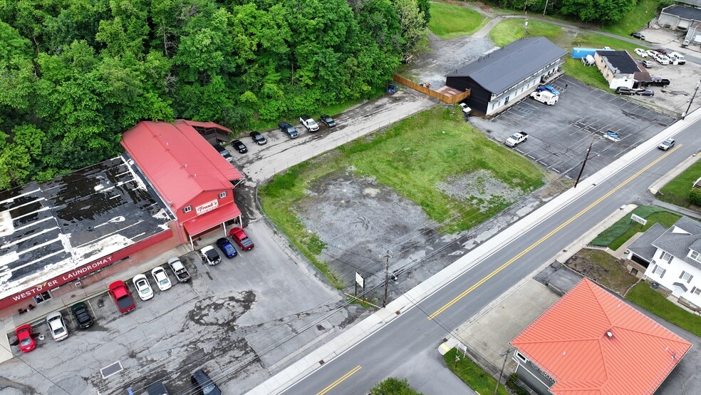 369 Holland Ave, Westover, WV à louer - Photo du bâtiment - Image 2 de 11