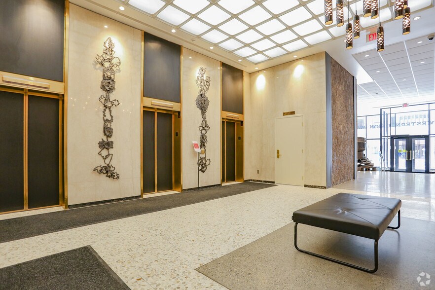 640 8th Ave SW, Calgary, AB for lease - Interior Photo - Image 3 of 5