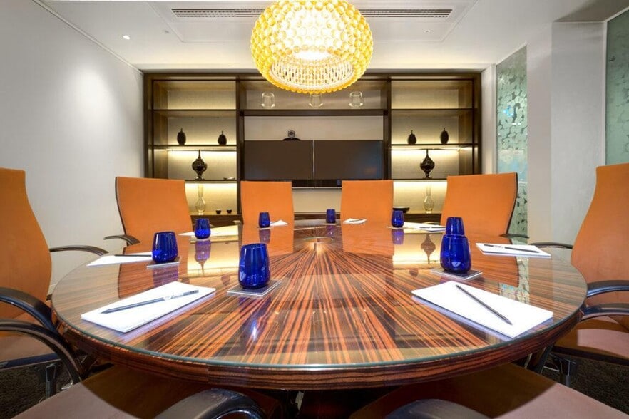 110 Bishopsgate, London for lease - Building Photo - Image 3 of 4