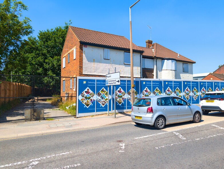 39 Theobald Street, Borehamwood à vendre - Photo du bâtiment - Image 2 de 7